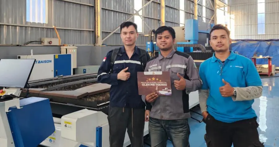 Engineering Customer Pengguna Mesin Laser Baison